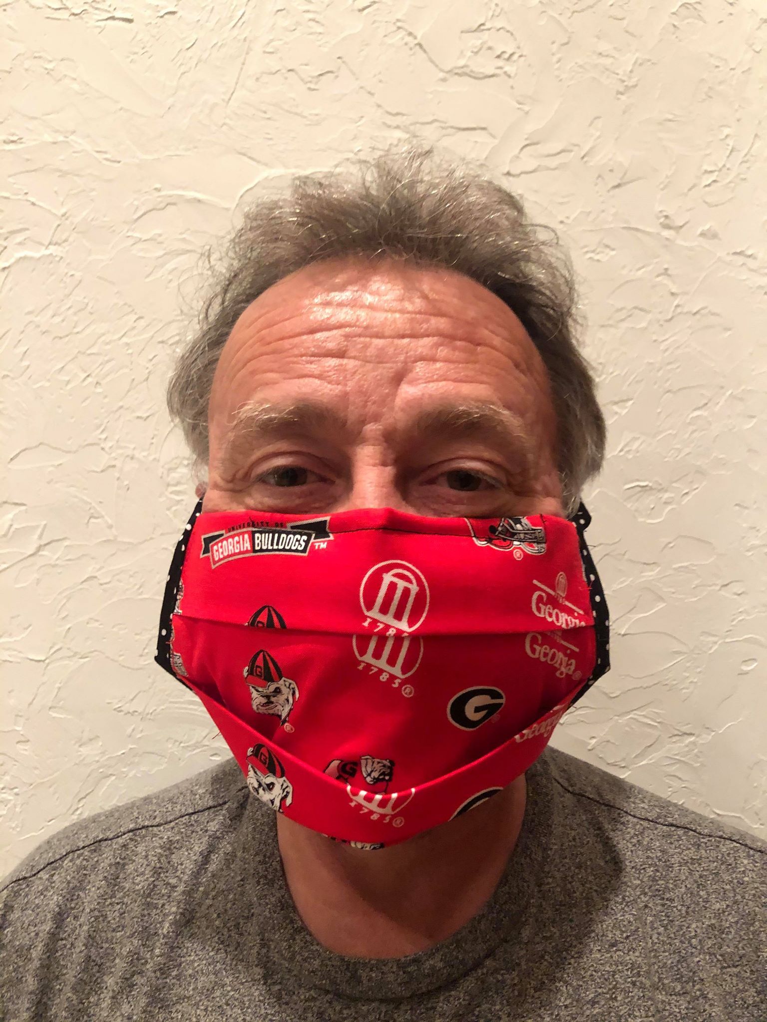 Guy with a mask to prevent the spread of COVID-19